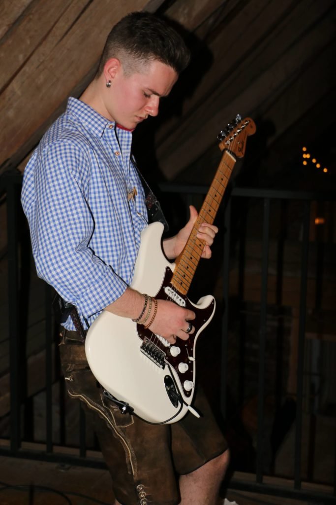 Felix Schörnich unser junger Nachwuchsgitarrist bei den Rockoons